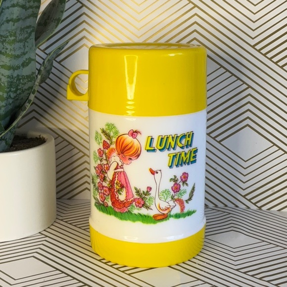 Retro Lunch Time Thermos Girl w/ Goose Yellow Lid - Picture 2 of 7